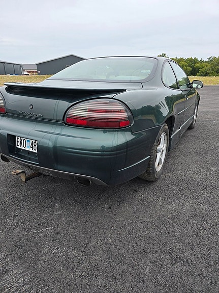 Pontiac Grand Prix 3 of 5