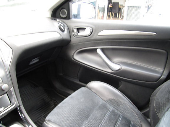 Ford Mondeo 14 of 20