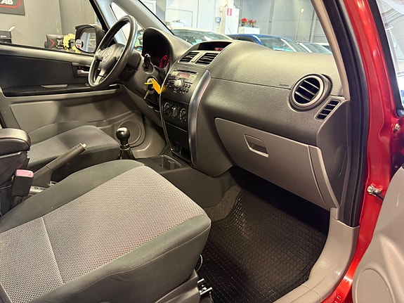 Suzuki SX4 16 of 20