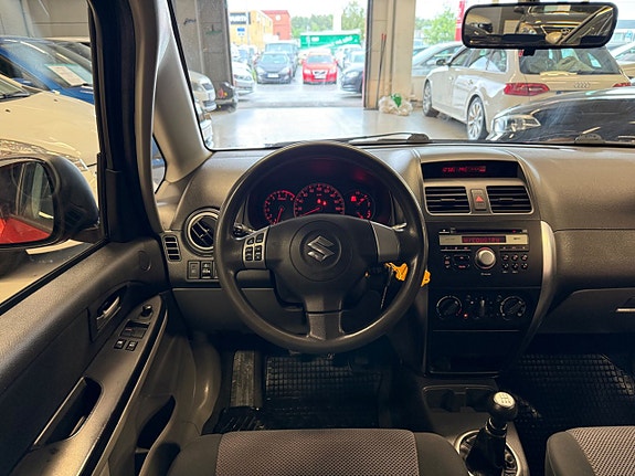 Suzuki SX4 15 of 20