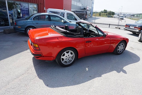 Porsche 944 4 of 5