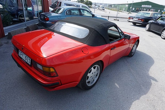 Porsche 944 26 of 30