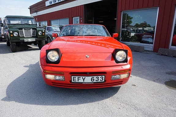 Porsche 944 24 of 30