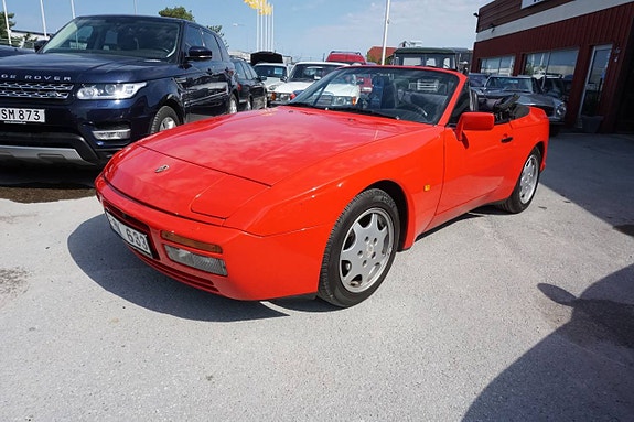 Porsche 944 12 of 30