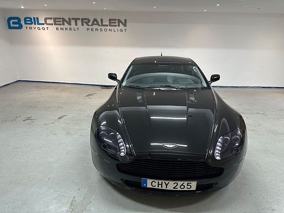 Aston Martin Vantage 5 of 5