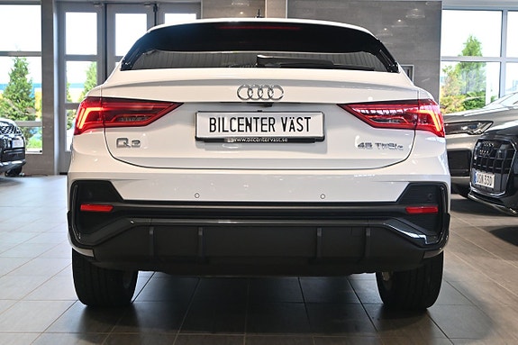 Audi Q3 4 of 5