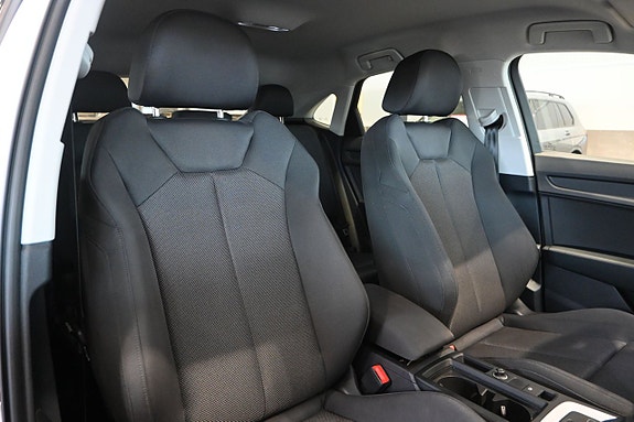Audi Q3 12 of 25