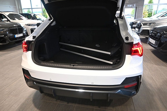 Audi Q3 14 of 25