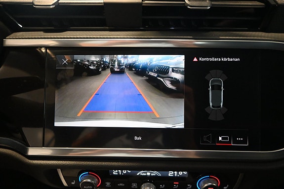 Audi Q3 21 of 25