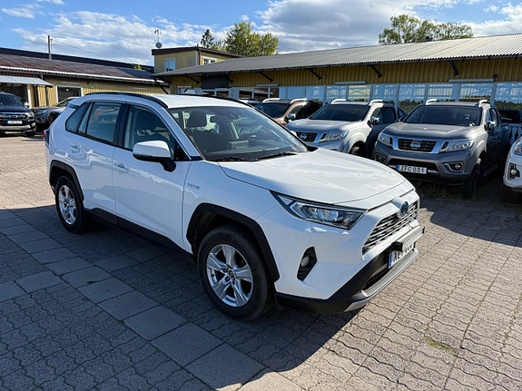 Toyota RAV4 7 of 21