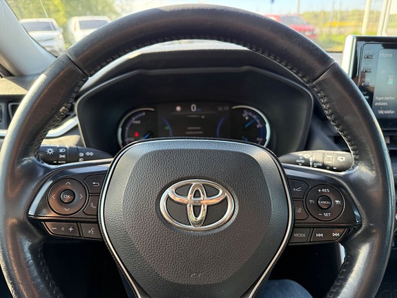 Toyota RAV4 16 of 21