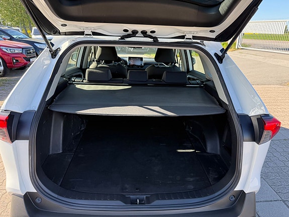 Toyota RAV4 14 of 21