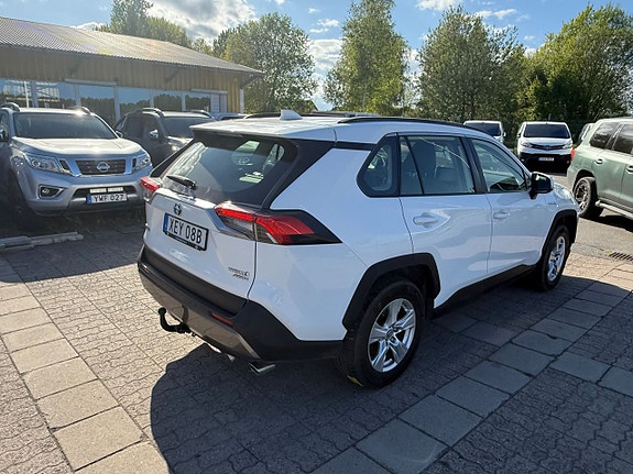 Toyota RAV4 4 of 21