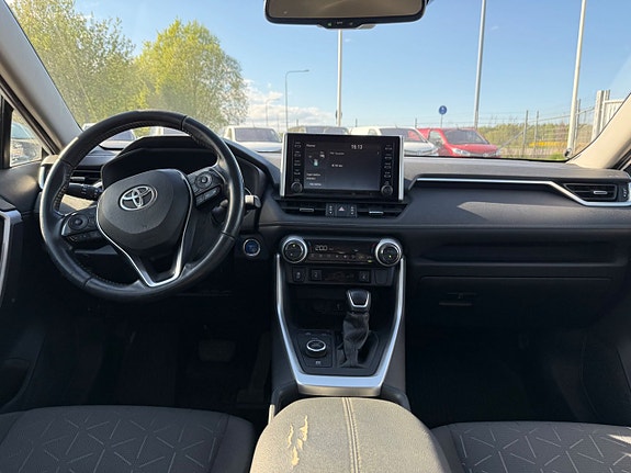 Toyota RAV4 12 of 21