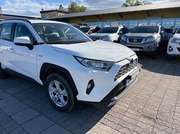 Toyota RAV4 9 of 21