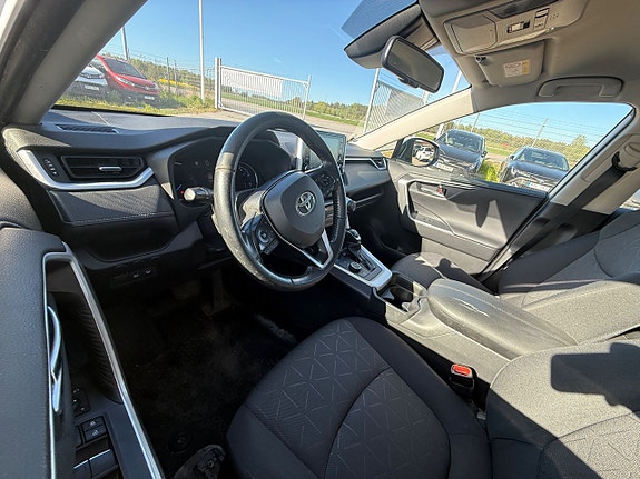 Toyota RAV4 15 of 21
