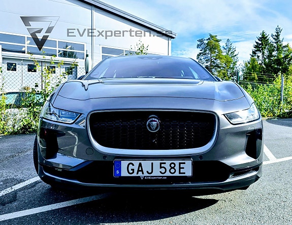 Jaguar I-PACE 4 of 5