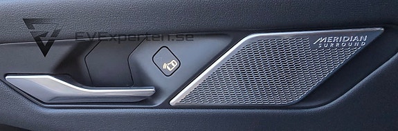 Jaguar I-PACE 16 of 22