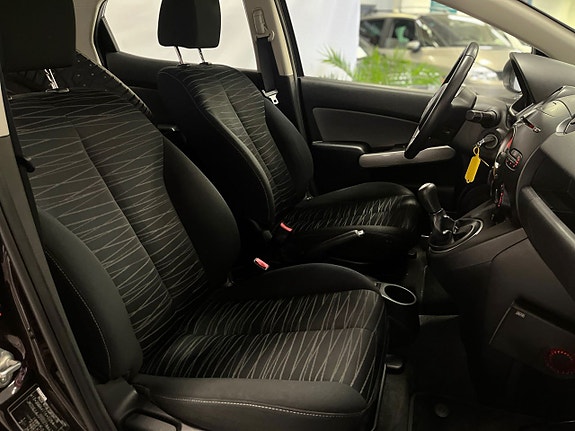 Mazda 2 14 of 19