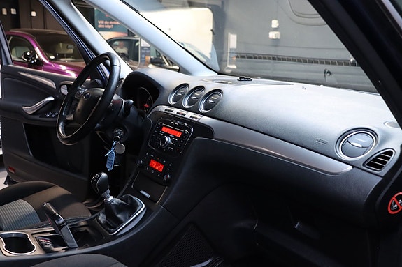 Ford Galaxy 16 of 21