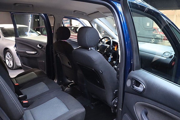 Ford Galaxy 12 of 21