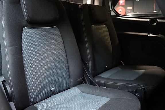 Ford Galaxy 14 of 21