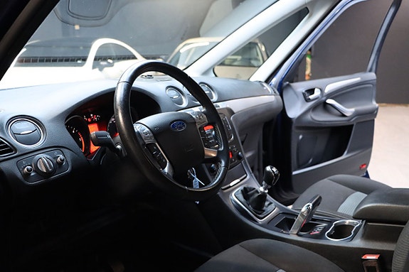 Ford Galaxy 9 of 21