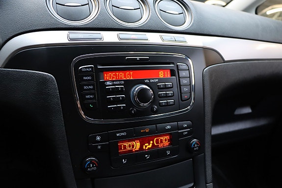 Ford Galaxy 19 of 21