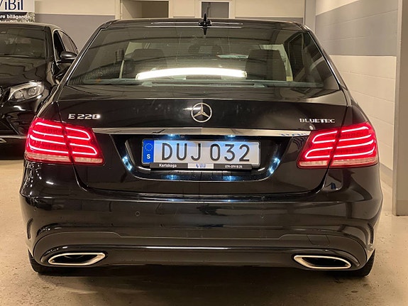 Mercedes-Benz E220 5 of 5