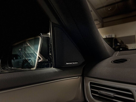 Mercedes-Benz E220 13 of 26