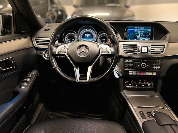 Mercedes-Benz E220 12 of 26