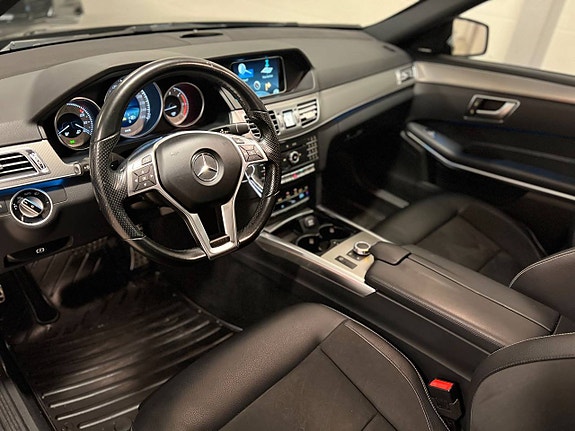 Mercedes-Benz E220 10 of 26