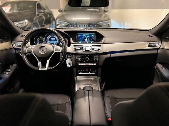 Mercedes-Benz E220 11 of 26