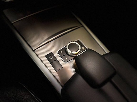 Mercedes-Benz E220 22 of 26
