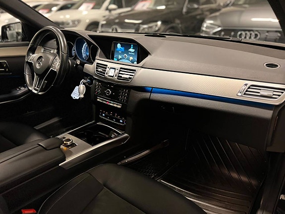 Mercedes-Benz E220 23 of 26