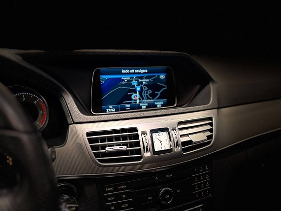 Mercedes-Benz E220 18 of 26