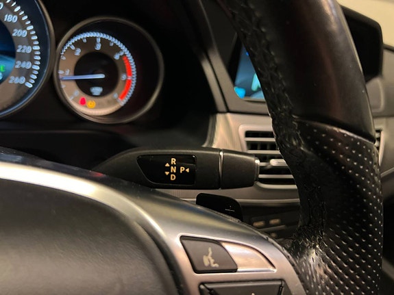 Mercedes-Benz E220 17 of 26