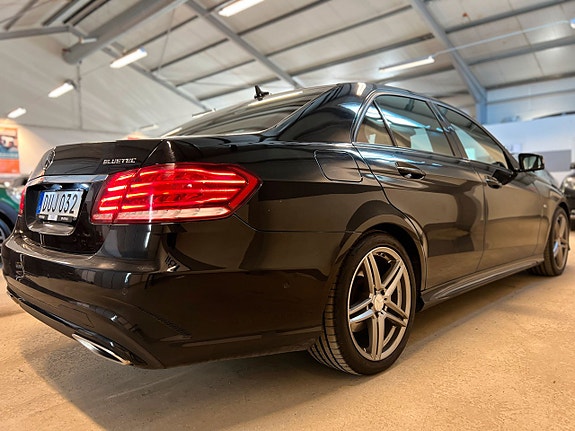 Mercedes-Benz E220 6 of 26