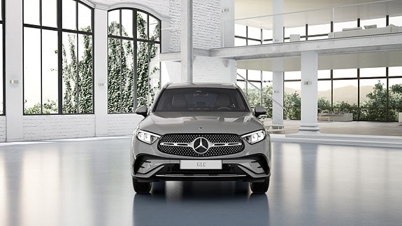 Mercedes-Benz GLC300 e 2 of 5
