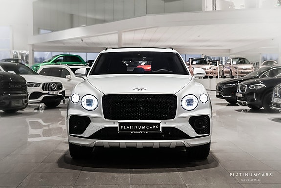 Bentley Bentayga 3 of 5