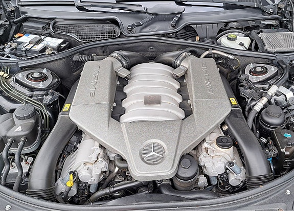Mercedes-Benz CL63 26 of 30