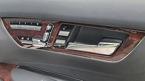 Mercedes-Benz CL63 22 of 30
