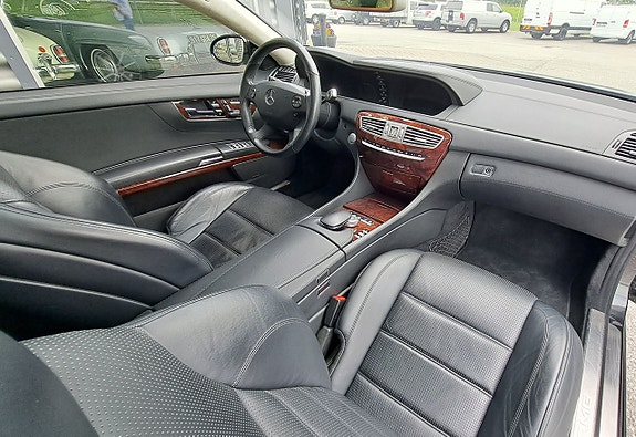 Mercedes-Benz CL63 11 of 30