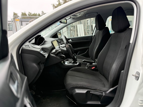 Peugeot 308 19 of 30