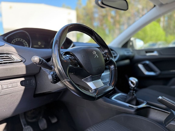 Peugeot 308 6 of 30