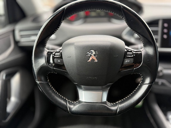 Peugeot 308 10 of 30
