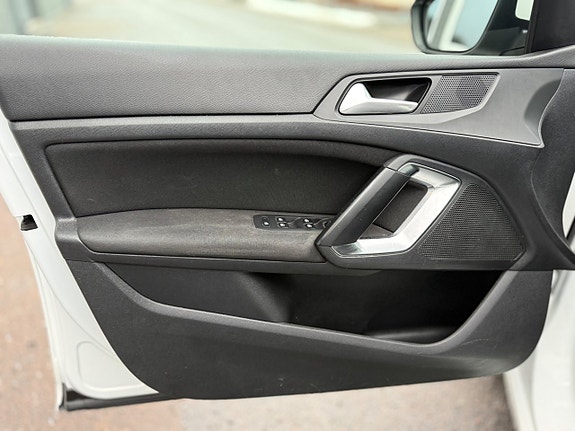 Peugeot 308 9 of 30