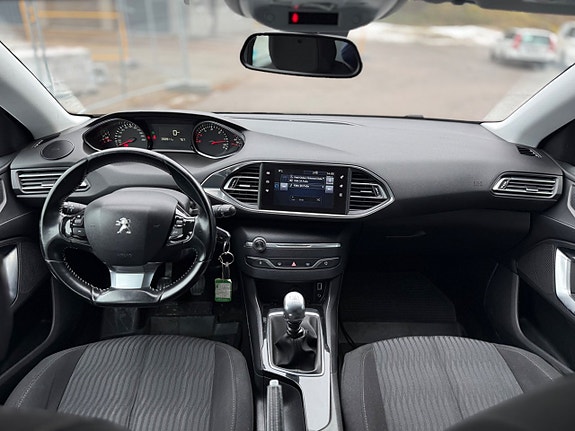 Peugeot 308 11 of 30