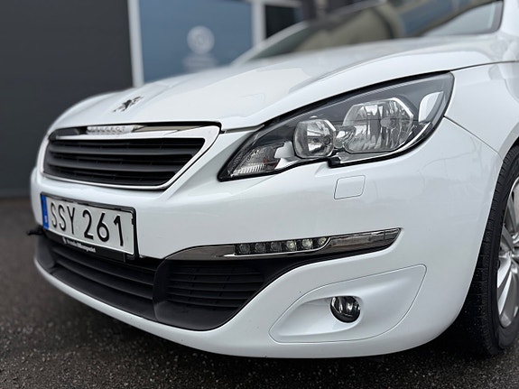 Peugeot 308 18 of 30