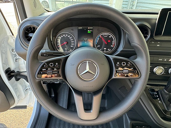 Mercedes-Benz eCitan 8 of 21